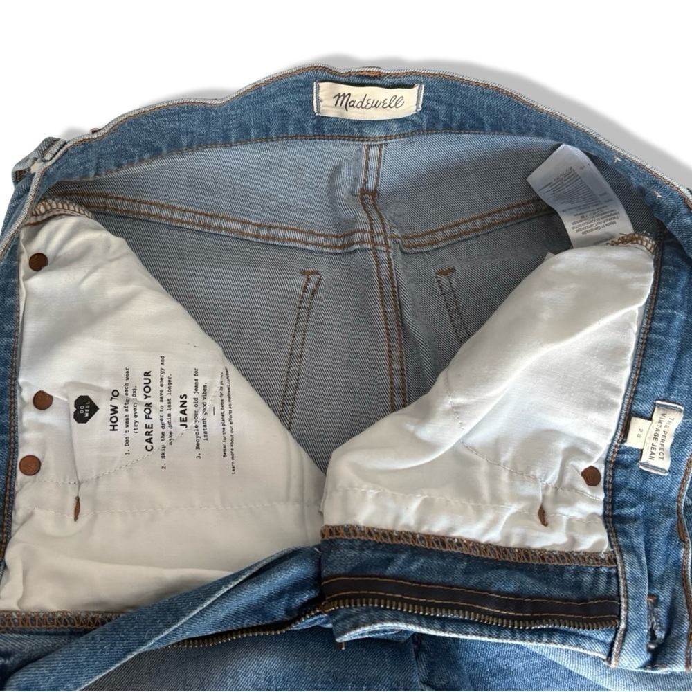 Madewell The Perfect Vintage Jean in Light Denman Wash & Distressed | Size 29 - Picture 8 of 16